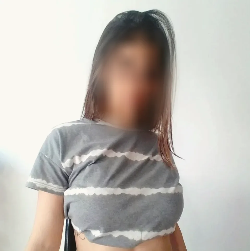 Elif, 23