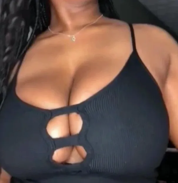 Greta, 25