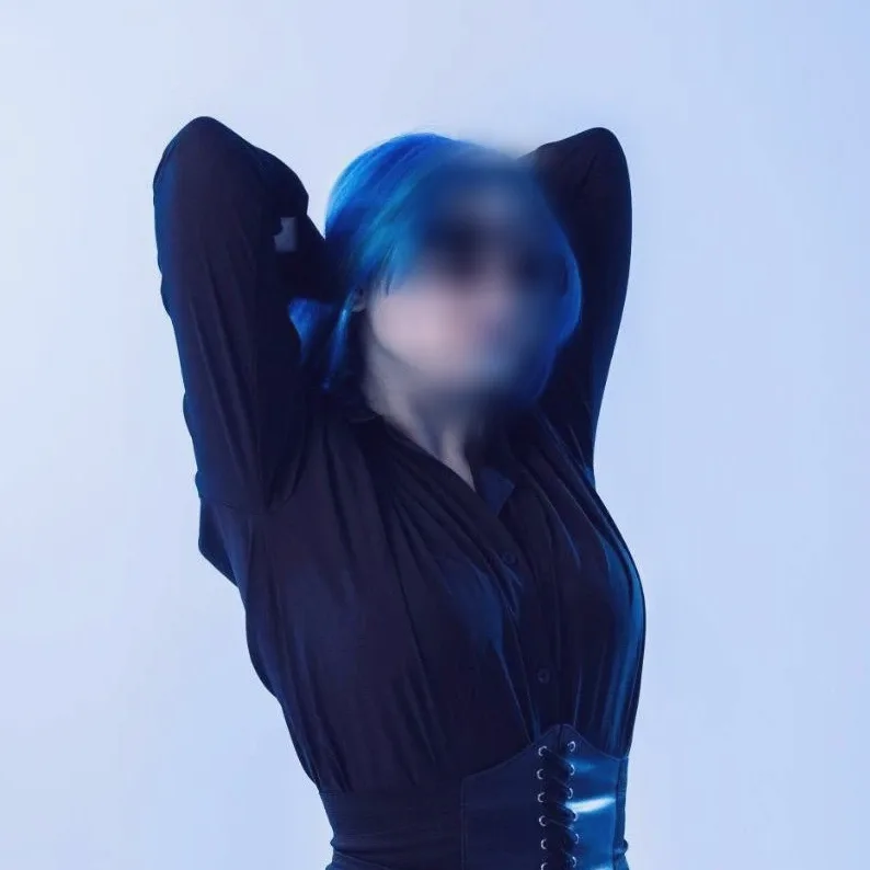 Isabell, 21