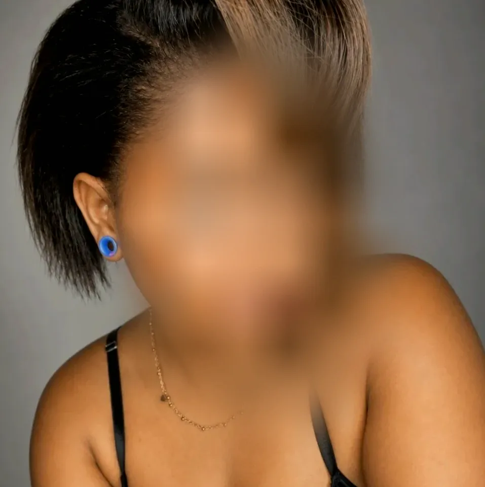 Leyla, 29