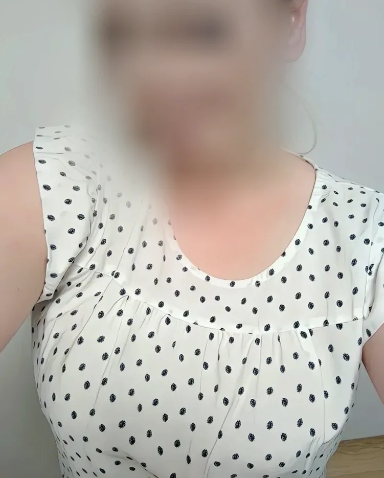 Pauline, 21