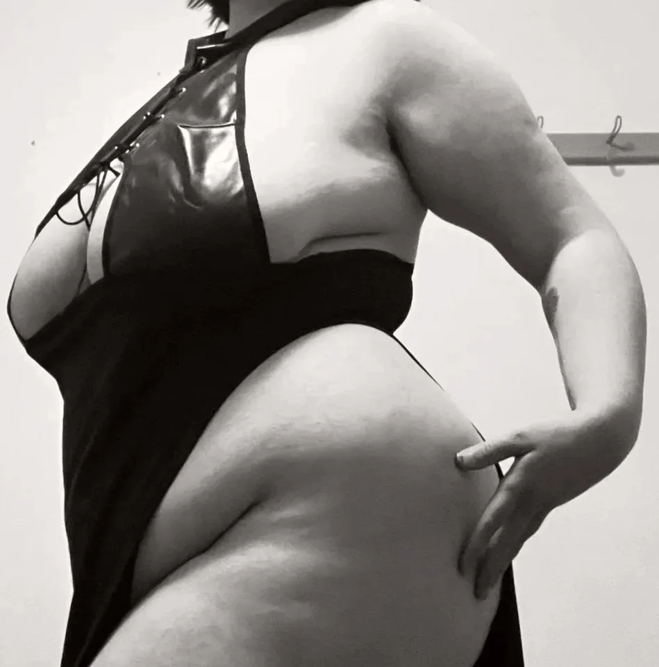 Sabrina, 30